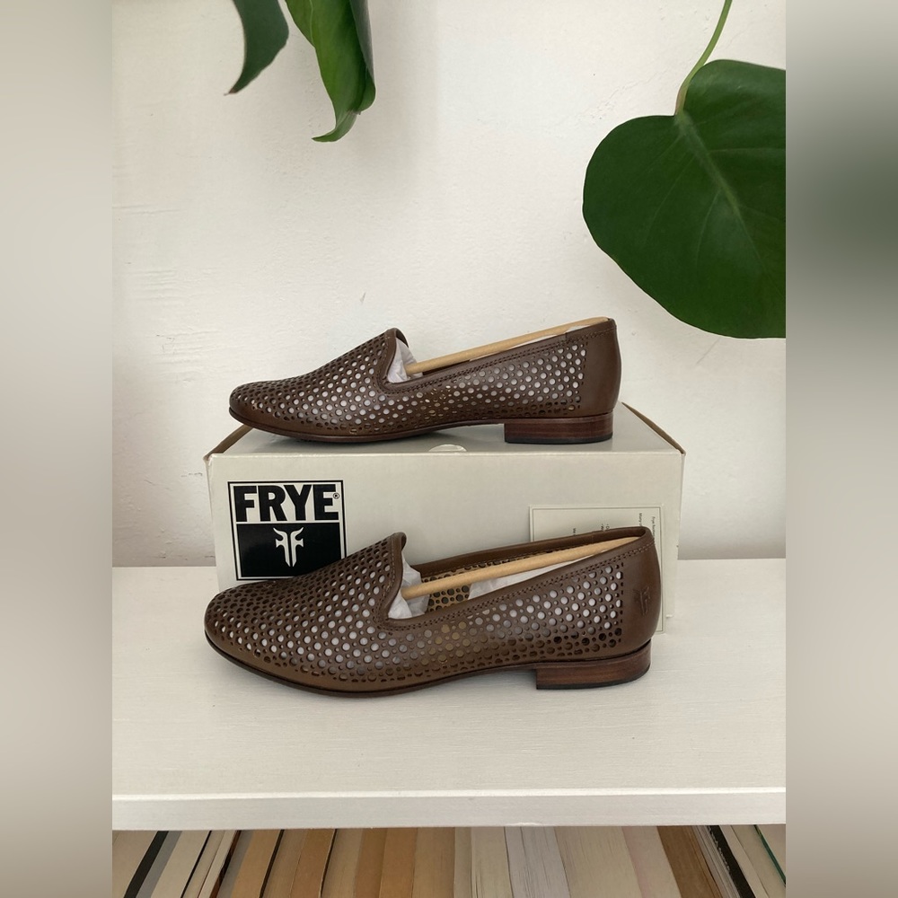 Frye flats Jillian perf slipper